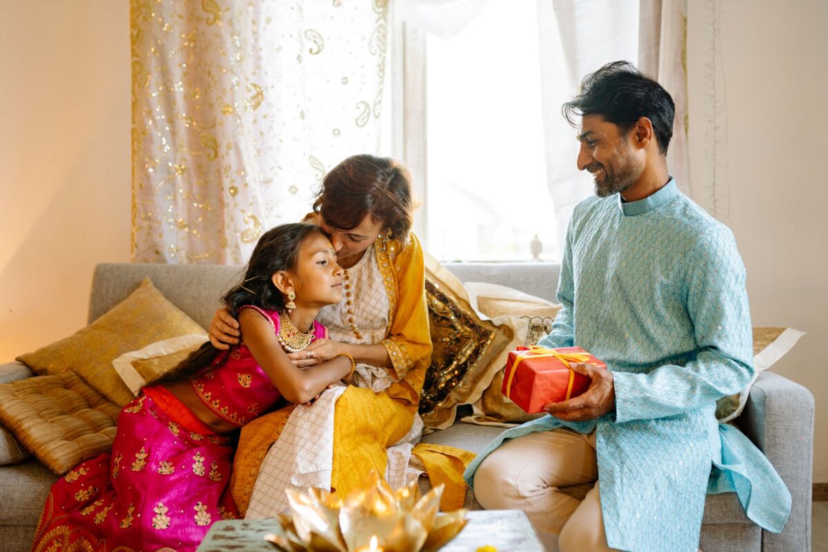 Deepavali in Singapore: A Family Guide to the Festival of Lights