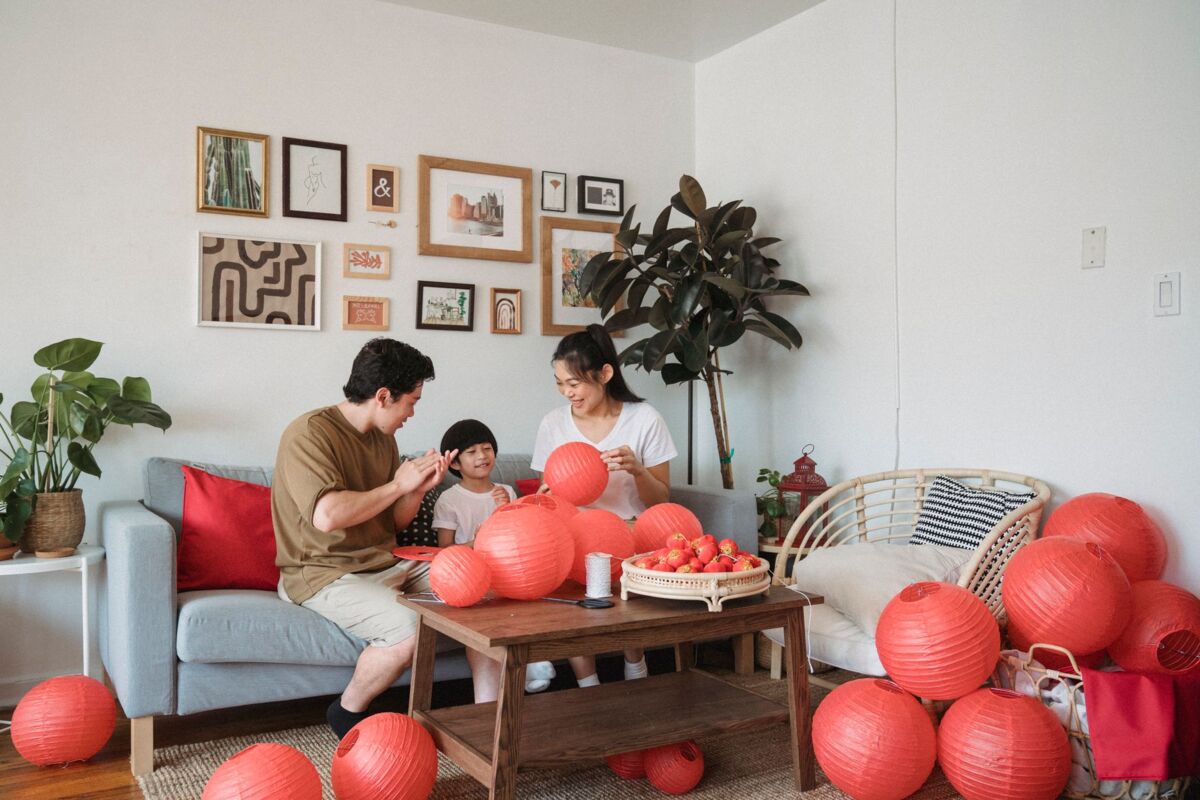 Mid-Autumn Festival in Singapore: A Family Guide to Lanterns, Mooncakes and Where to Go