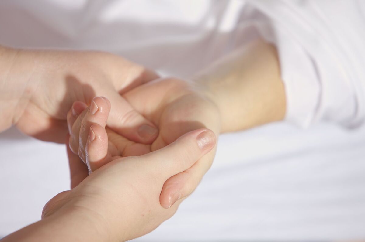 Postnatal Massage in Singapore: A Calm, Practical Guide for New Mums