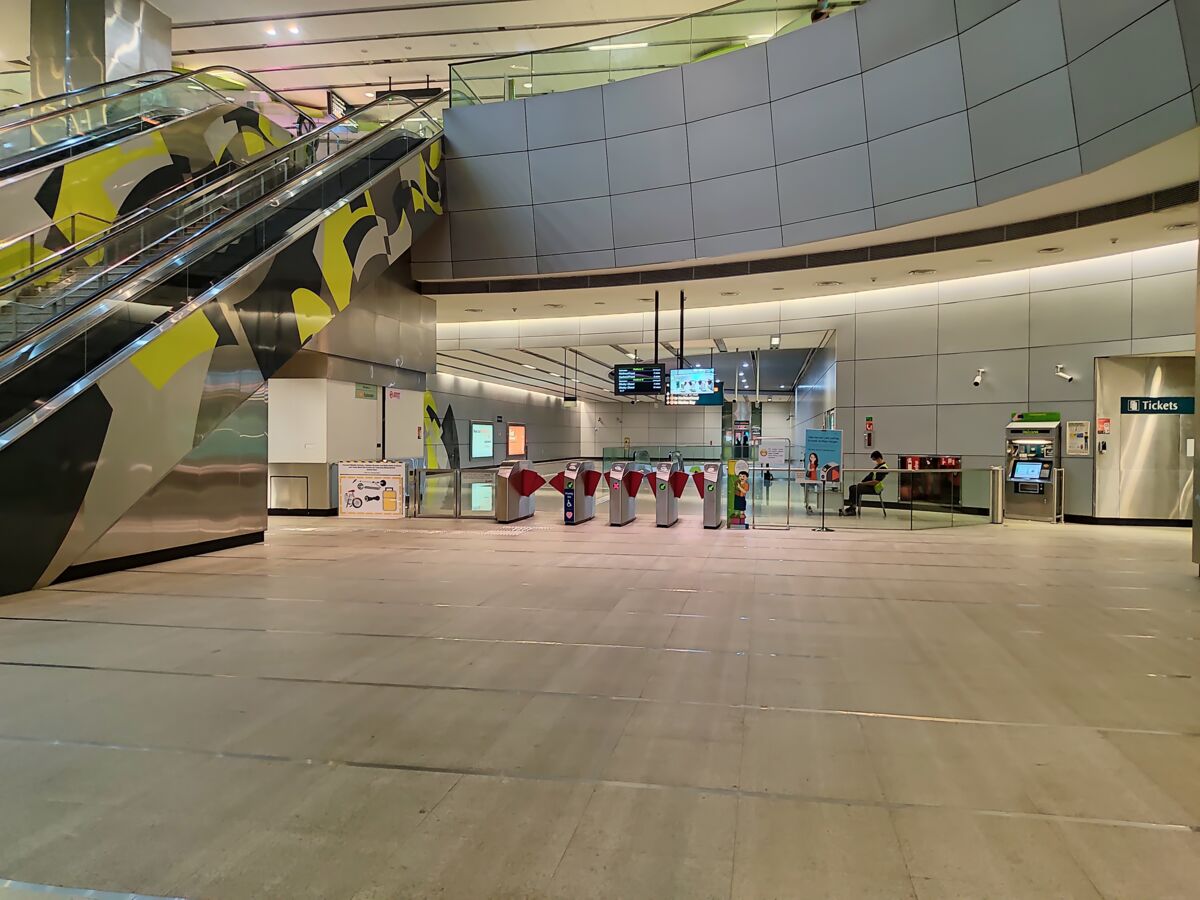 Esplanade MRT station, the closest to Marina Square