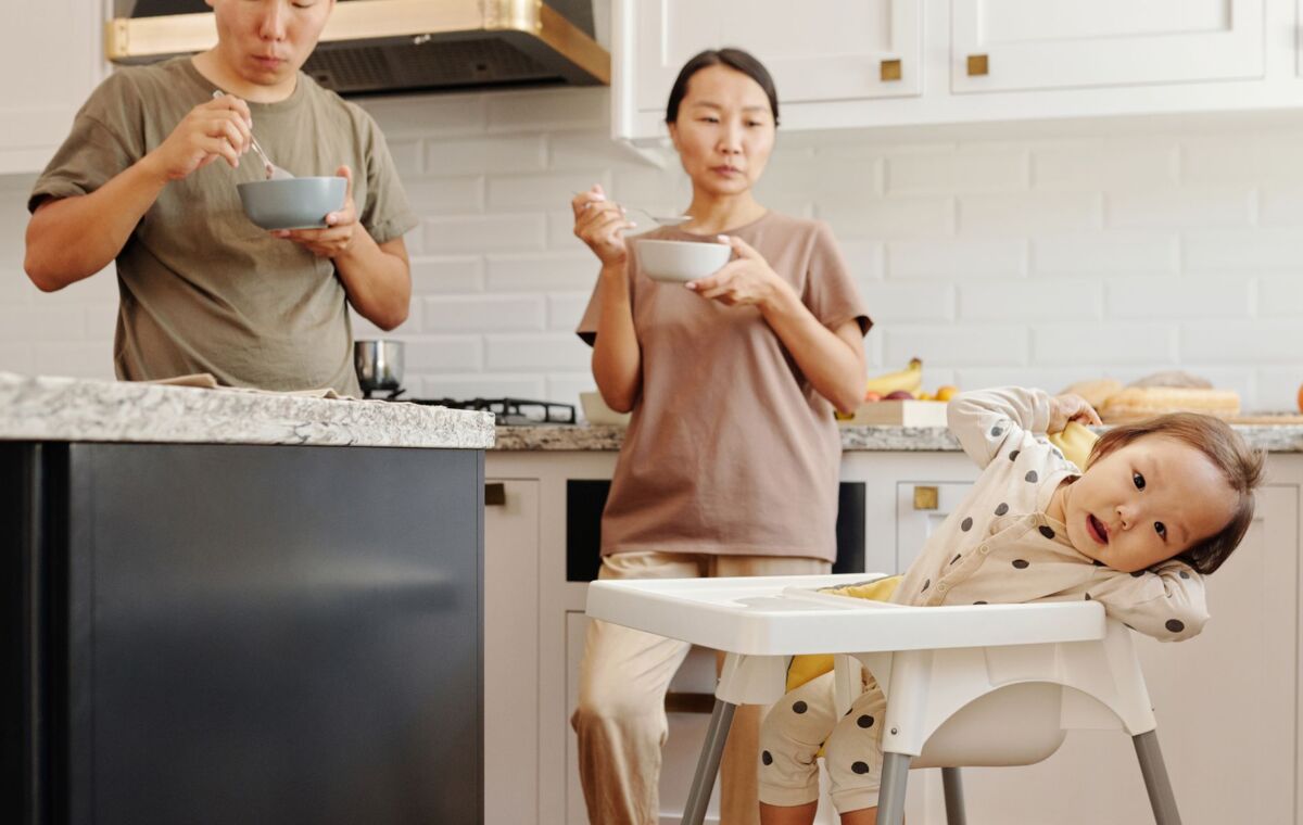 Starting Solids in Singapore: A Calm, Practical Guide to Weaning Your Baby